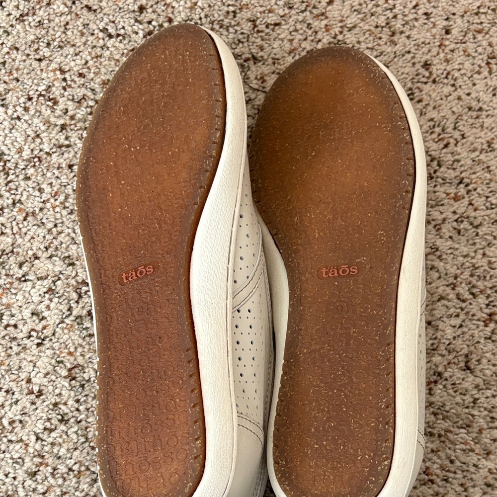 Taos Cream Color Loafers - Picture 4 of 4